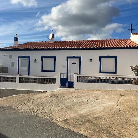 Casa Dos Sapos Villa แมร์โตลา ภายนอก รูปภาพ