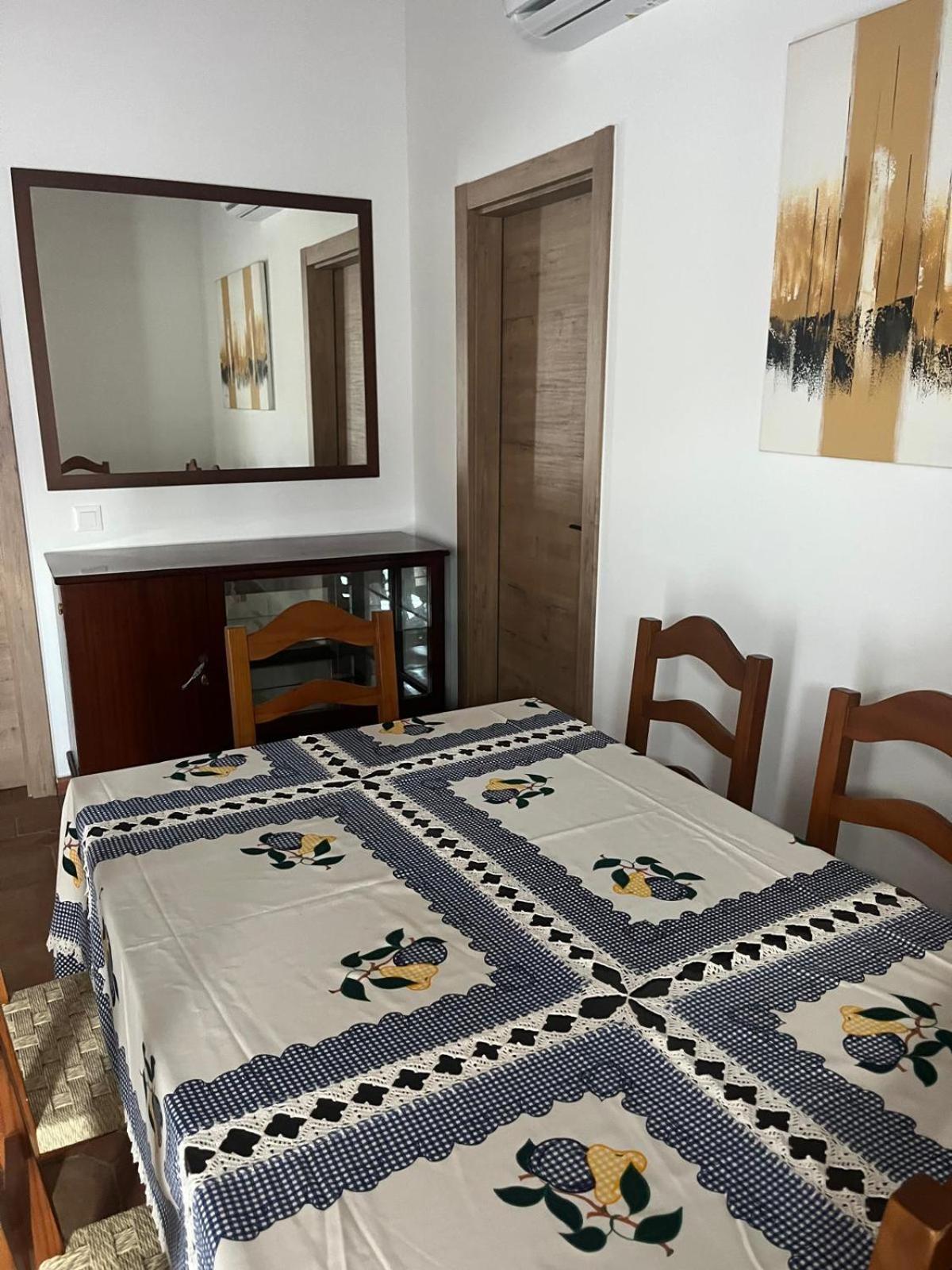 Casa Dos Sapos Villa แมร์โตลา ภายนอก รูปภาพ